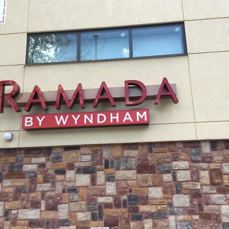 Ramada By Wyndham Bronx Terminal Hotel New York Eksteriør billede