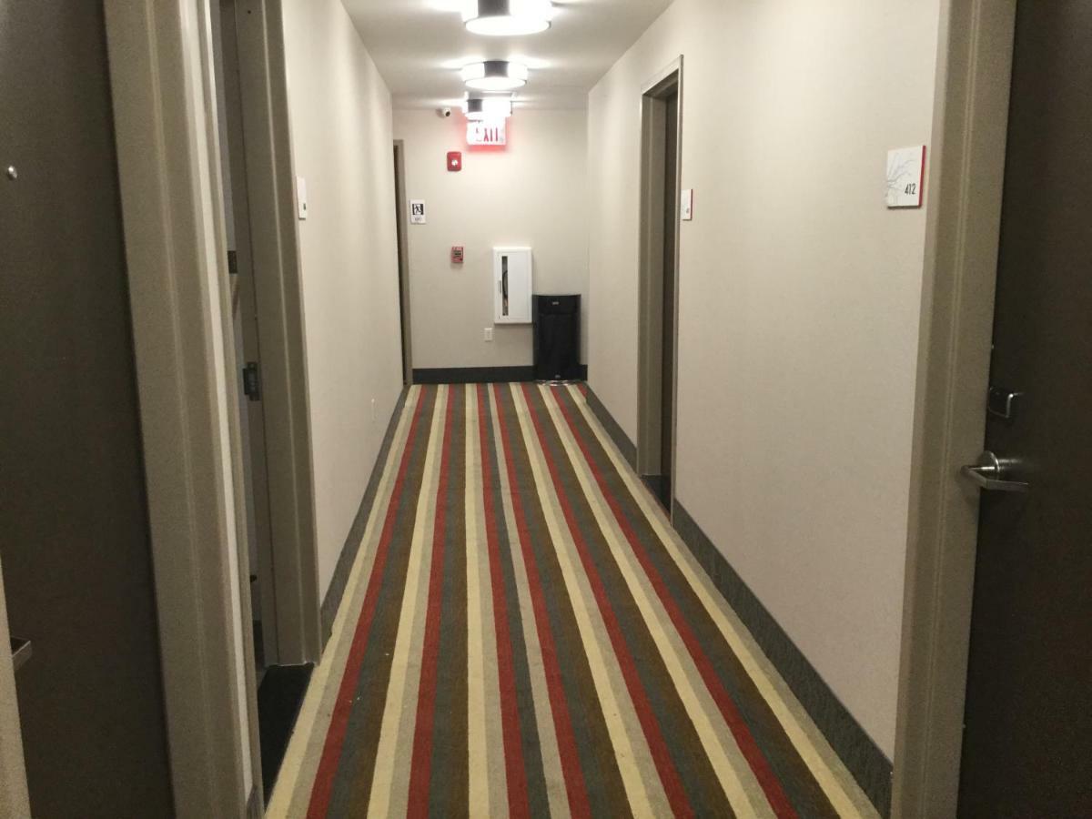 Ramada By Wyndham Bronx Terminal Hotel New York Eksteriør billede