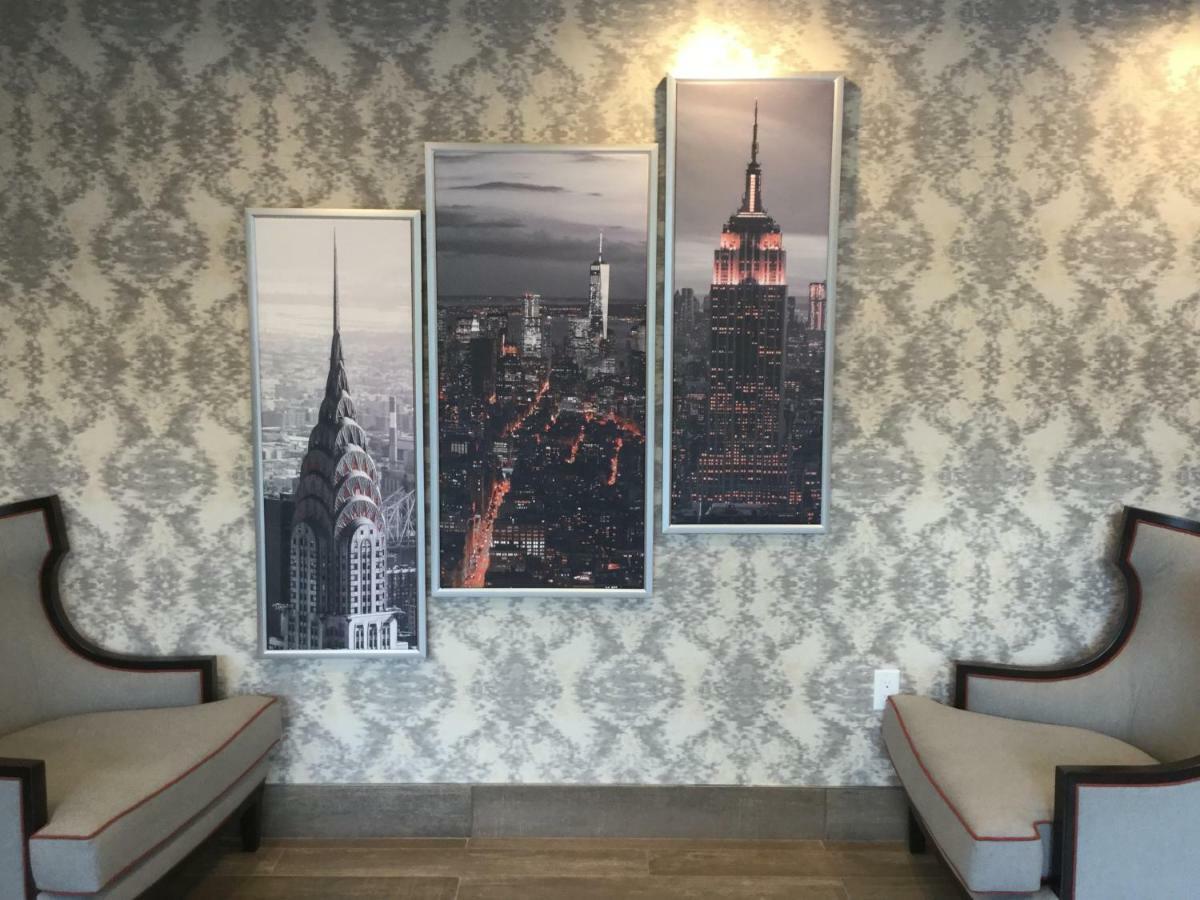 Ramada By Wyndham Bronx Terminal Hotel New York Eksteriør billede