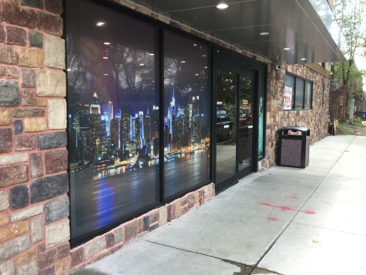 Ramada By Wyndham Bronx Terminal Hotel New York Eksteriør billede